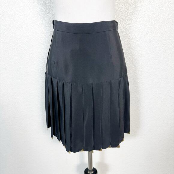 Versace X H&M NWT Women’s 100% Silk Studded Pleated Mini Skirt Black 4 - Picture 10 of 16